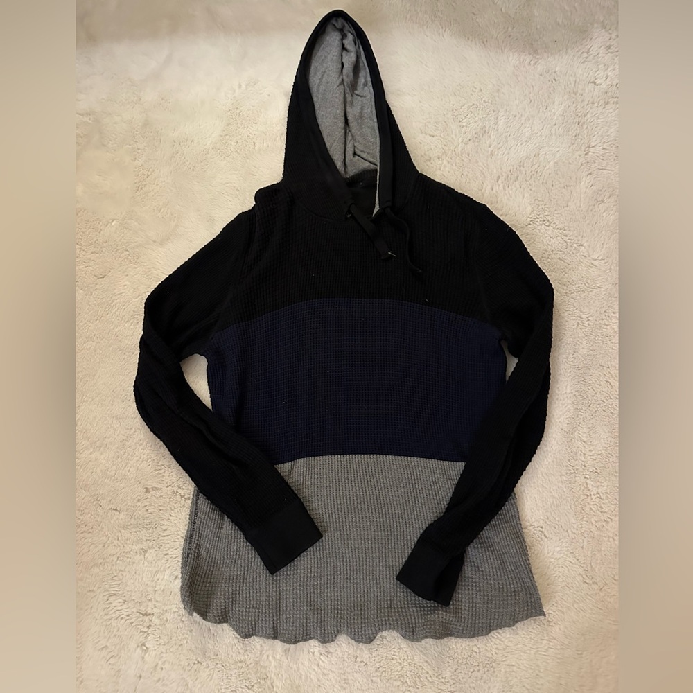 Howe Men’s medium hoodie EUC